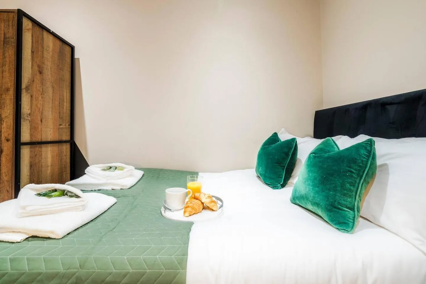 2Br Central Nottingham Flat Wi-Fi Parking Sleeps